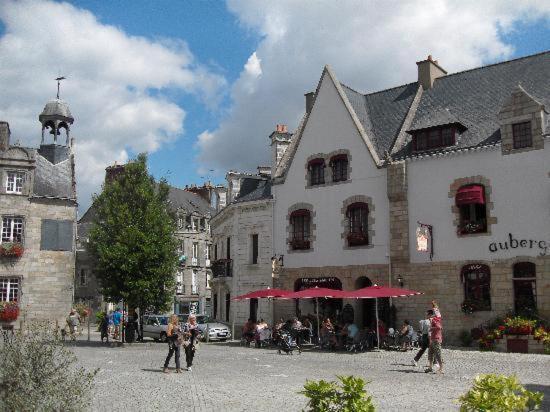 Aux Petits Bonheurs, Gites Culturel A La Roche Bernard Ferel Exterior photo
