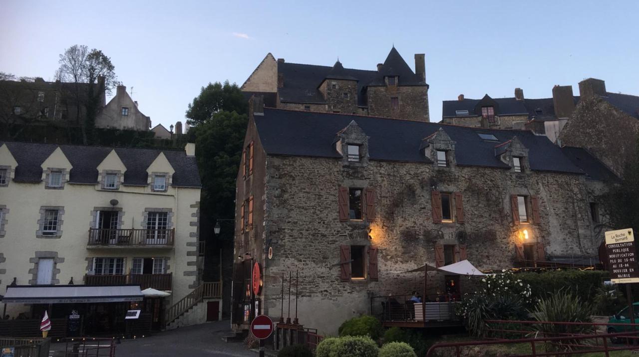 Aux Petits Bonheurs, Gites Culturel A La Roche Bernard Ferel Exterior photo